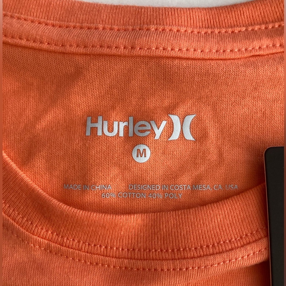 Hurley | NWT Women’s Floral Graphic Tee - Picture 3 of 5